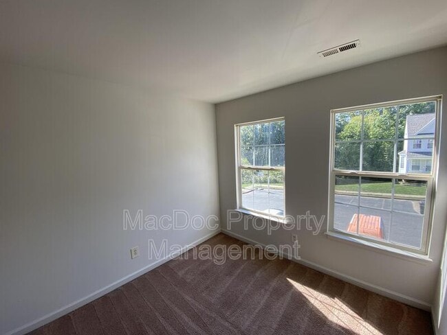 Building Photo - 4249 Normandy Ct