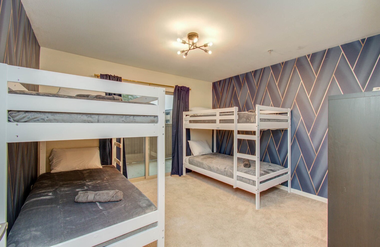 Building Photo - 8415 Hearth Dr
