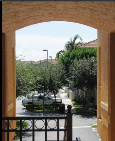 Building Photo - 8858 W Flagler St