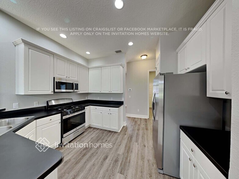 Building Photo - 8601 Herons Cove Pl