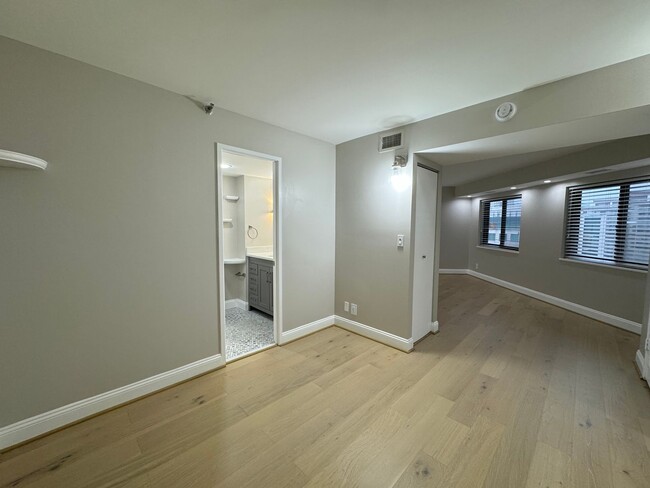 Building Photo - Direct Indoor Access to Ballston Metro wit...