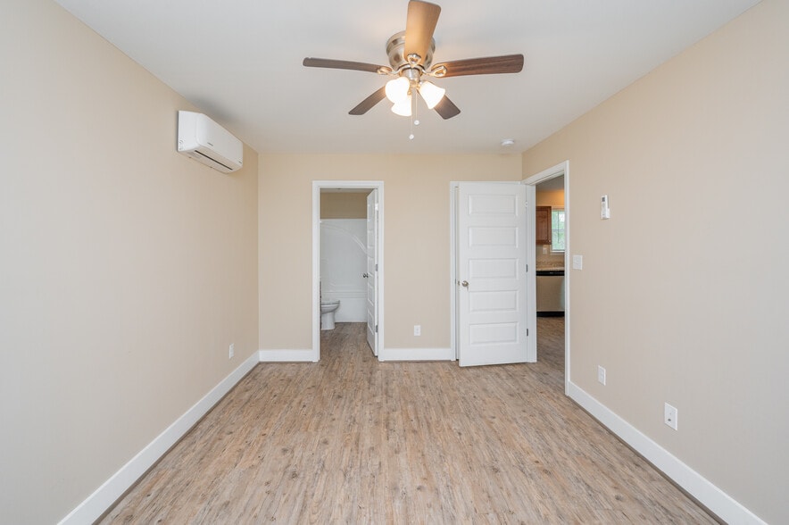 Building Photo - 2005 Coldwater Rd