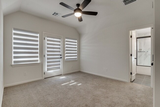 Building Photo - Welcome to Bungalow Heights! Edmond Townhome w/ Balcony, Yard & Resort Amenities