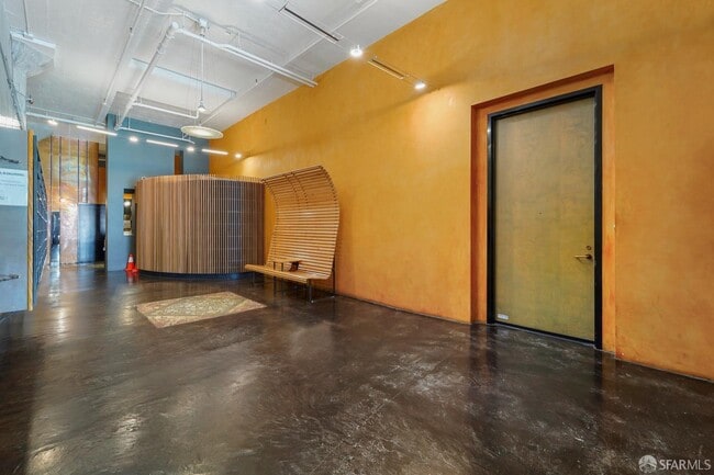 Building Photo - 601 4th St