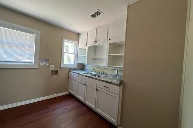 Building Photo - 1349 Graham St