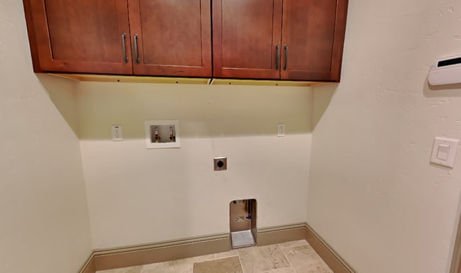 Building Photo - 1240 Poinsettia Ave