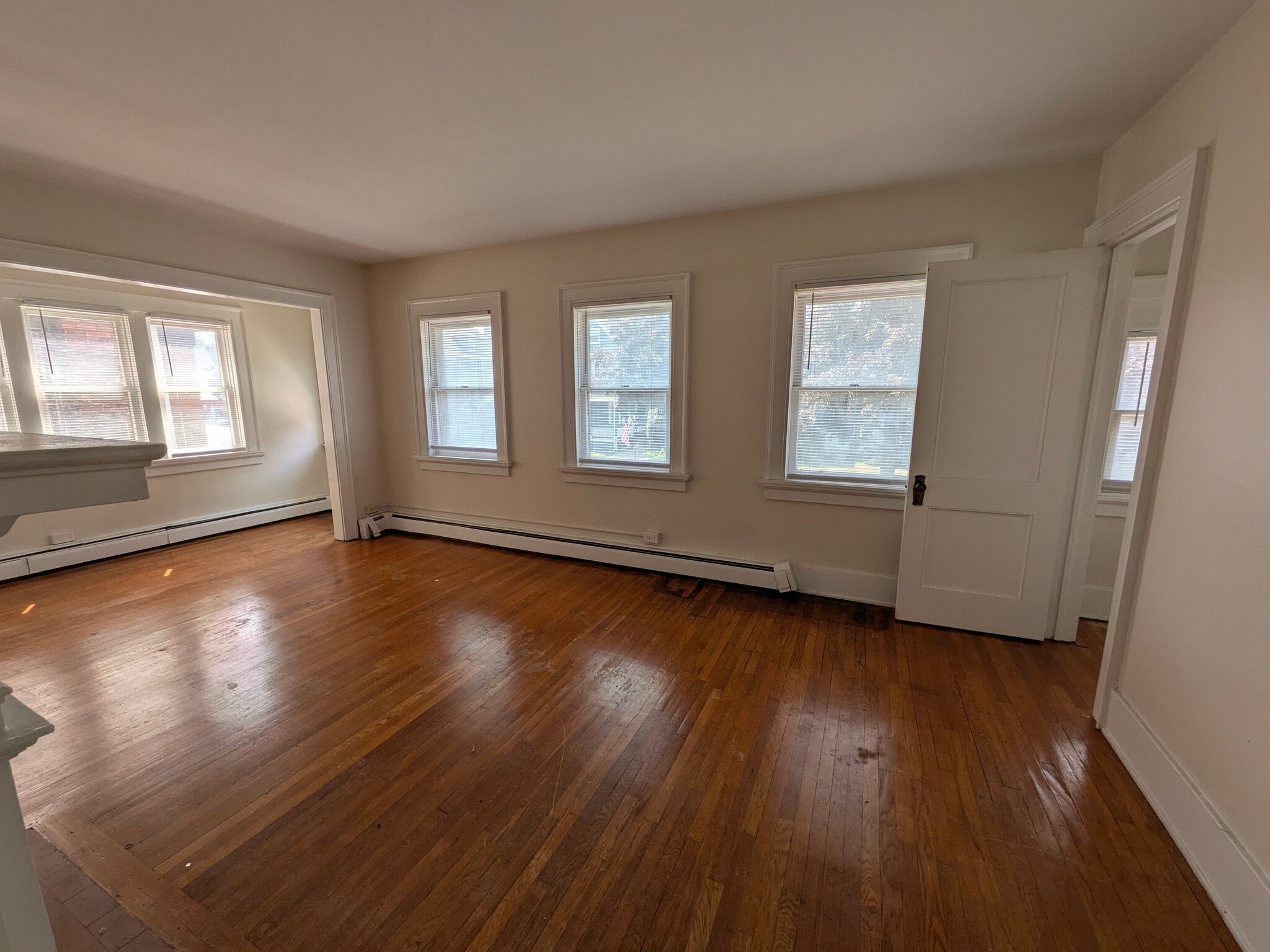Building Photo - 608 Elmwood Ave