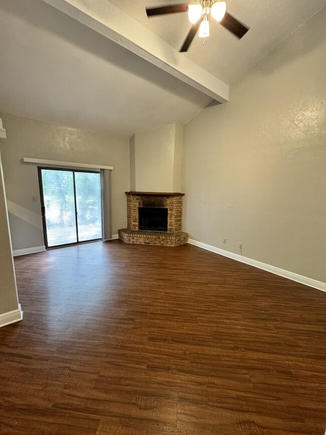 Building Photo - 1211 Stone Green Ct