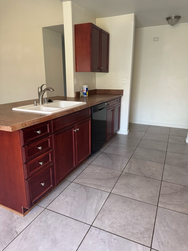 Building Photo - 5802 Ashintully Ave