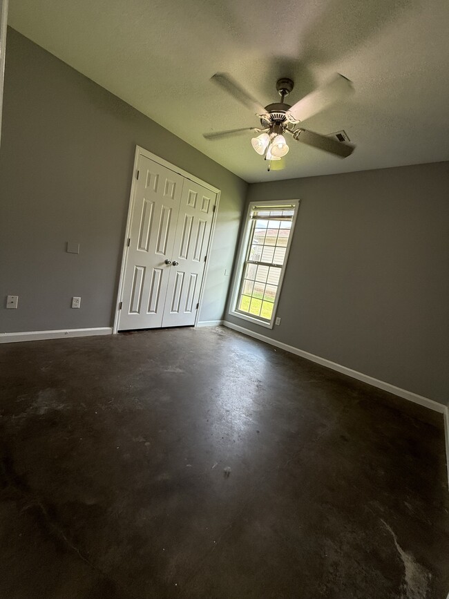 Building Photo - 3591 Dover Dr