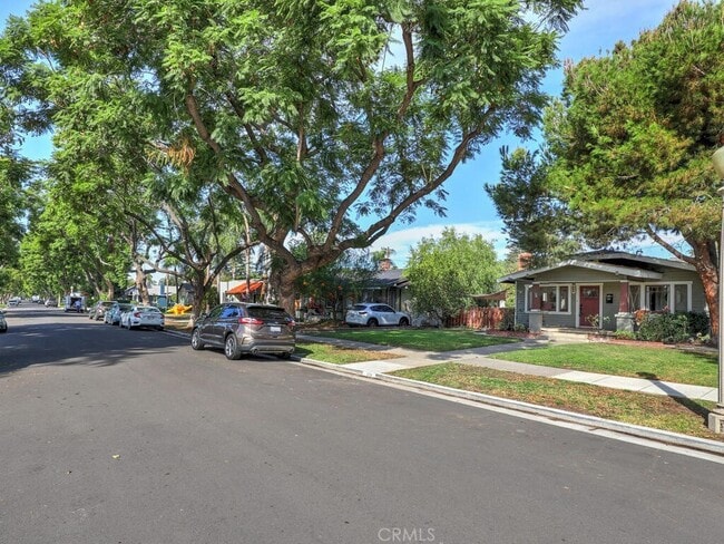 Building Photo - 229 Jacaranda Pl