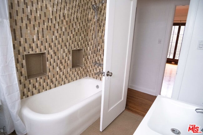 Building Photo - 5114 Edgewood Pl