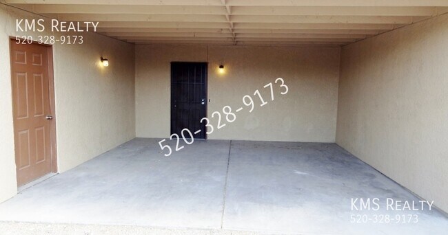 Building Photo - 1577 W Aztec Ct