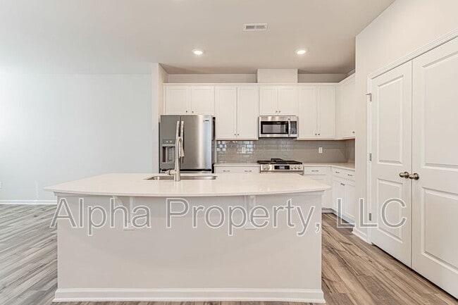 Building Photo - 108 Stellate Pl