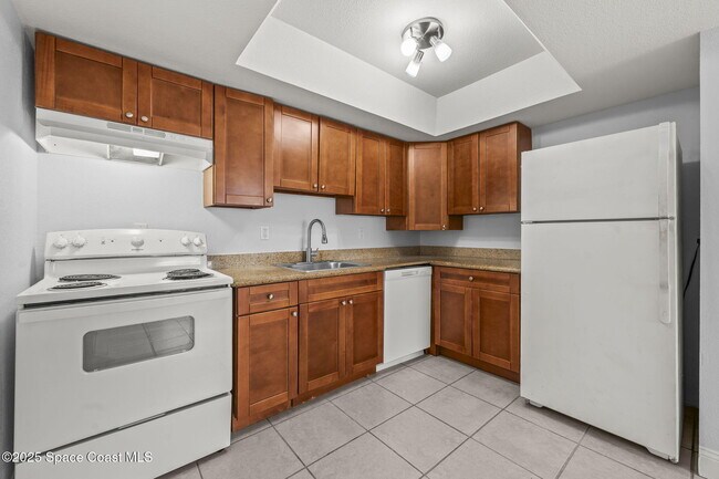 Building Photo - 1170 S Patrick Dr