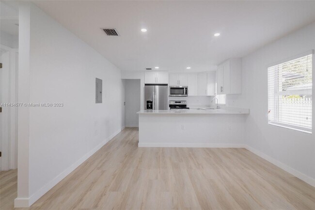 Building Photo - 2185 NW 41st St