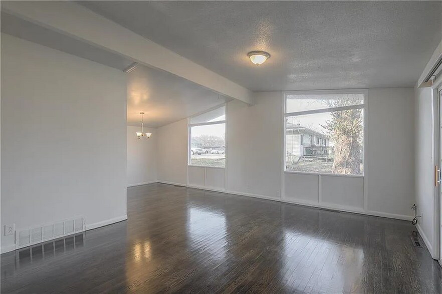 Building Photo - 6306 Fairlane Dr