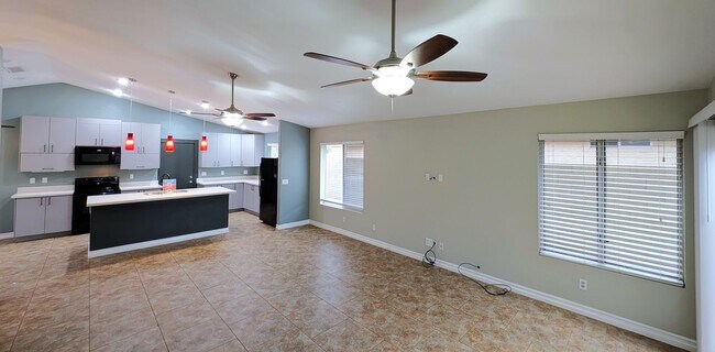 Building Photo - 2 Bedroom Home at The Springs Near E. Chandler Blvd. and S. Cooper Rd