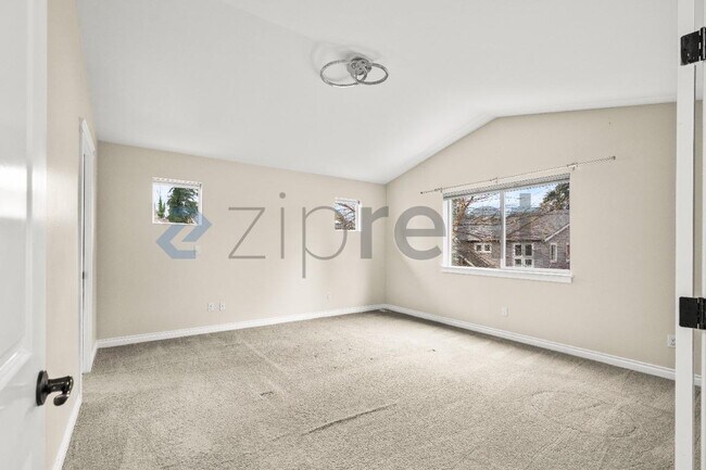 Building Photo - 7413 NE 200th St