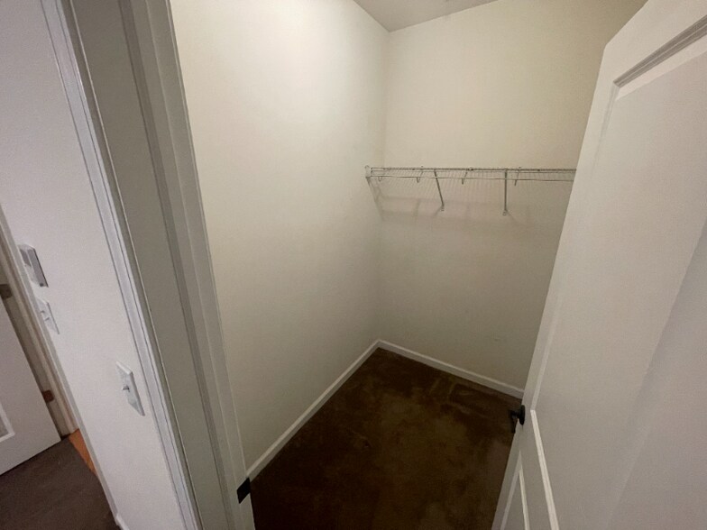 Building Photo - 99 Pine St