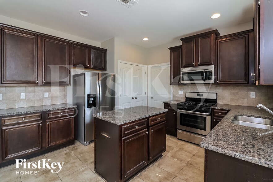 Building Photo - 919 Sublime Trail