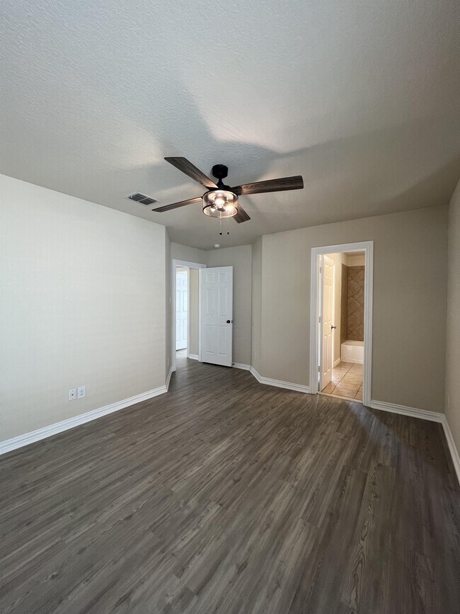 Building Photo - 25042 McBride Dr