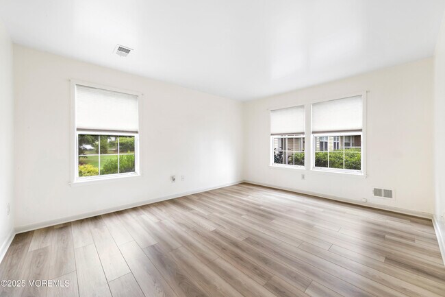 Building Photo - 309 Trinity Ct