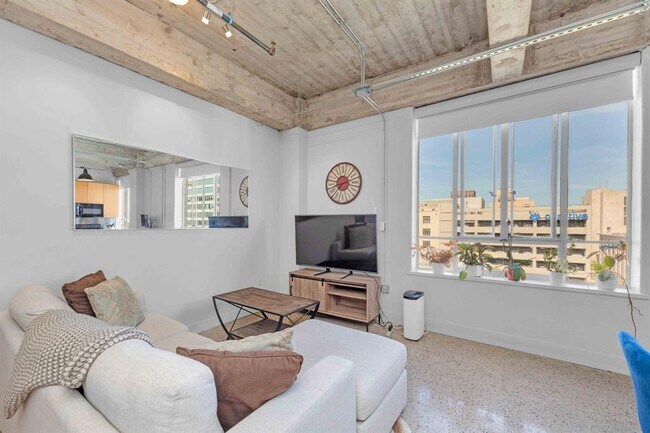 Building Photo - 710 Colorado St