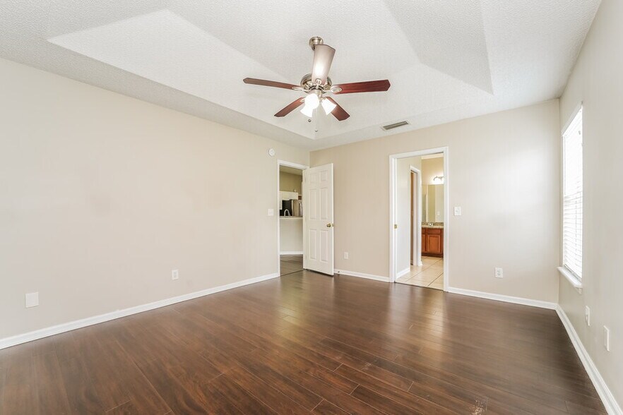 Building Photo - 557 Fallen Timbers Dr
