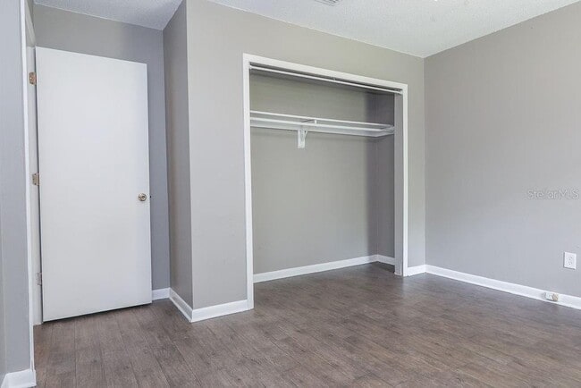 Building Photo - 832 E Indiana Ave