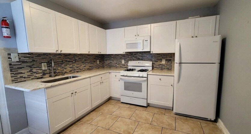 Building Photo - 122 N Scott St