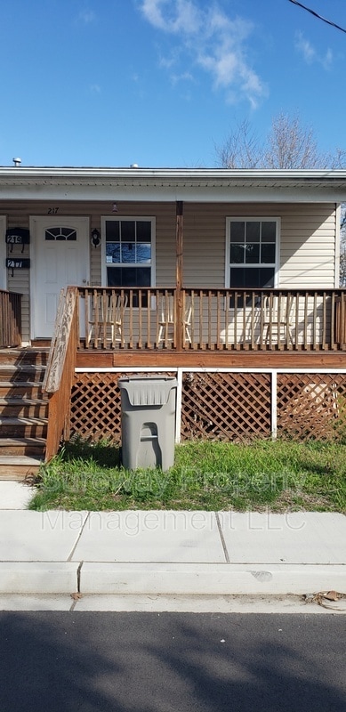 Primary Photo - 217 W Washington St