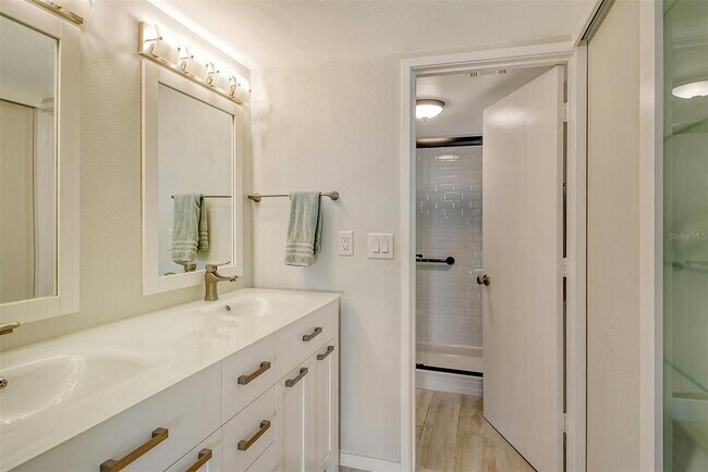 Building Photo - 1601 Bayhouse Point Dr