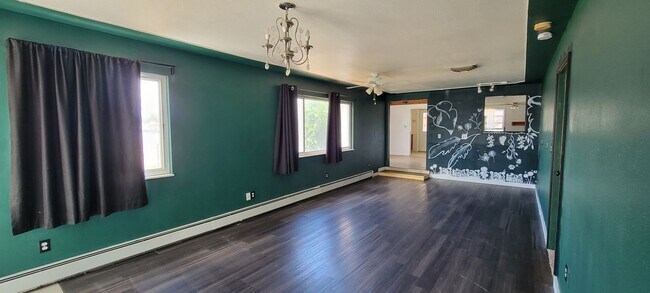 Building Photo - 655 3rd St