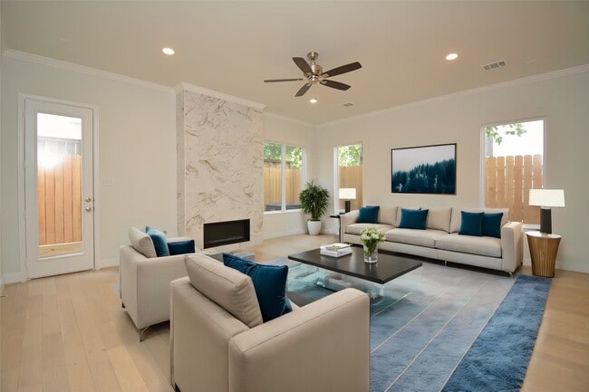 Building Photo - 1847 Sul Ross St