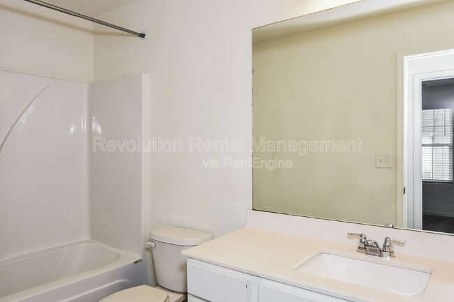 Building Photo - 310 Penn Sta Wy