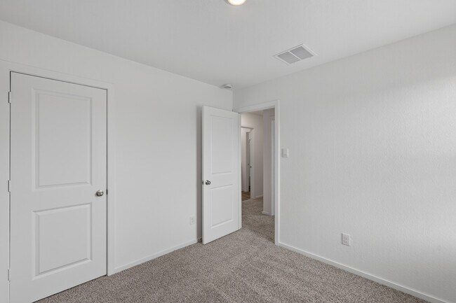 Building Photo - 40818 Hawthorne Glades St