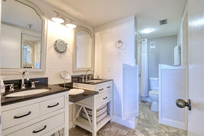 Building Photo - 5915 Sea Ranch Dr