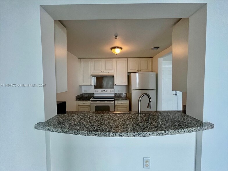 Primary Photo - 900 SW 8th St