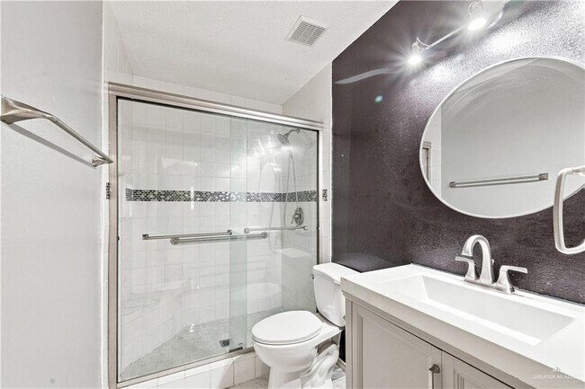 Building Photo - 37 San Esteban St