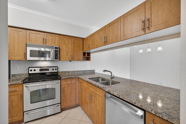 Building Photo - 6510 Emerald Dunes Dr