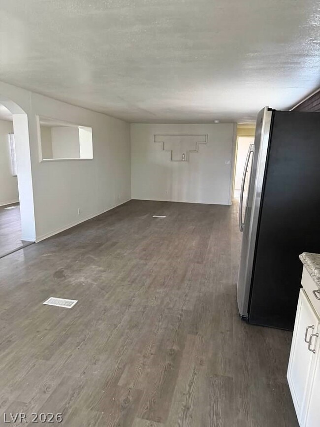 Building Photo - 1121 Pawnee Ln