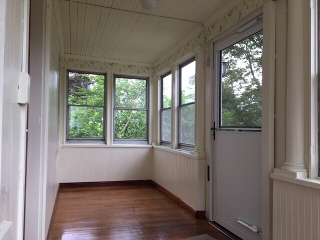 All windows and Storm door have screens - 11 Boxwood Ave