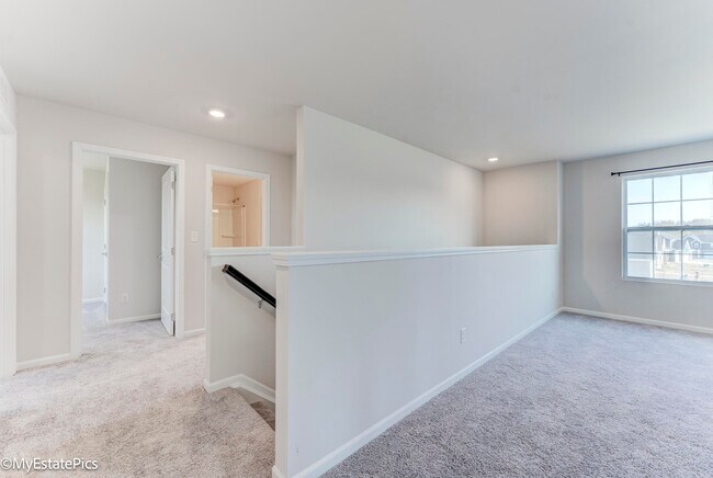 Building Photo - 2780 Riverview Ln