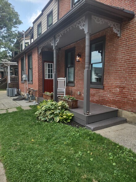 Building Photo - 3144 Woodbine Ave