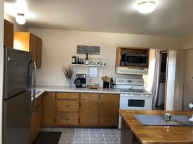 Kitchen - 800 Monroe St