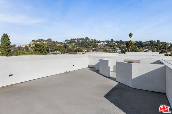 Building Photo - 3212 Verdugo Rd