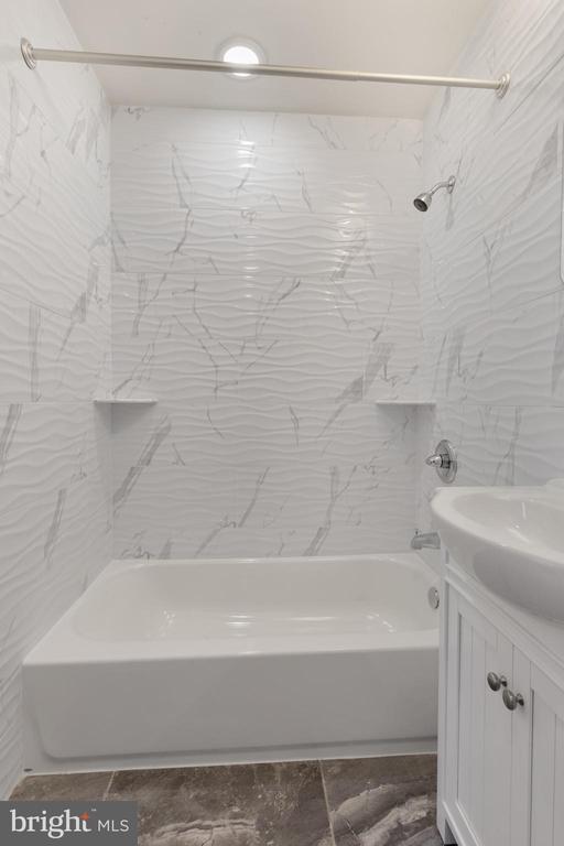 Building Photo - 624 N 35th St