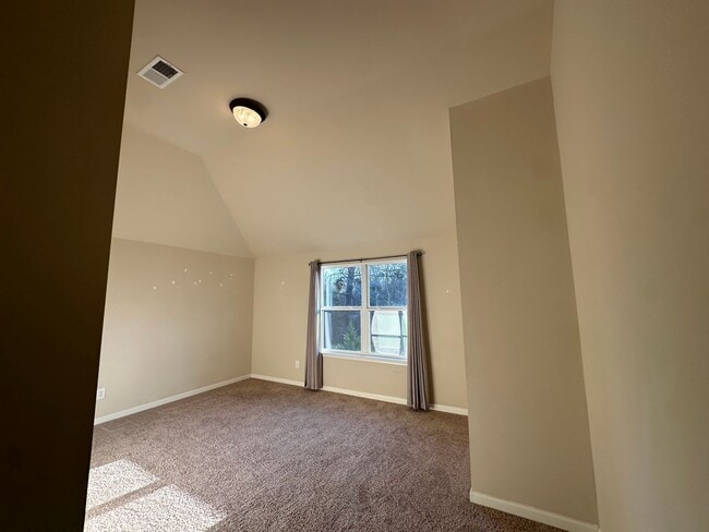 Building Photo - 549 W Holloway Dr