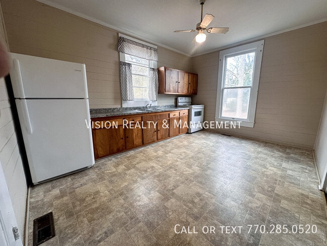 Building Photo - 112 Peachtree St